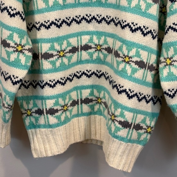 American Eagle Oversized Cozy Nordic Floral Sweater Size XS - Picture 4 of 7